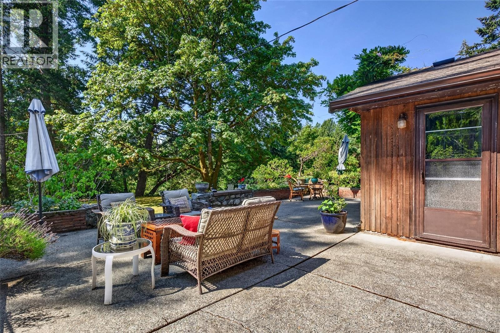 1390 Laurel Rd - 41