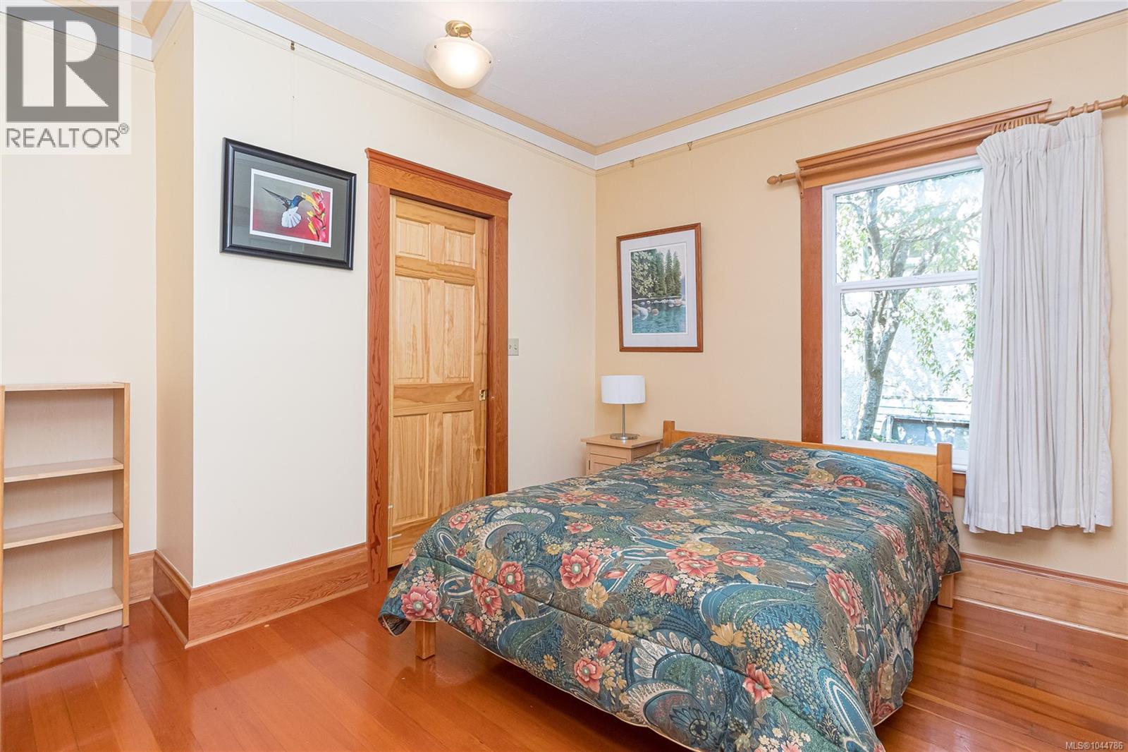  915 Oliver Street, Oak Bay