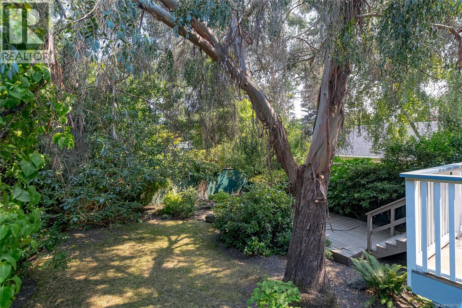 915 Oliver St - 37
