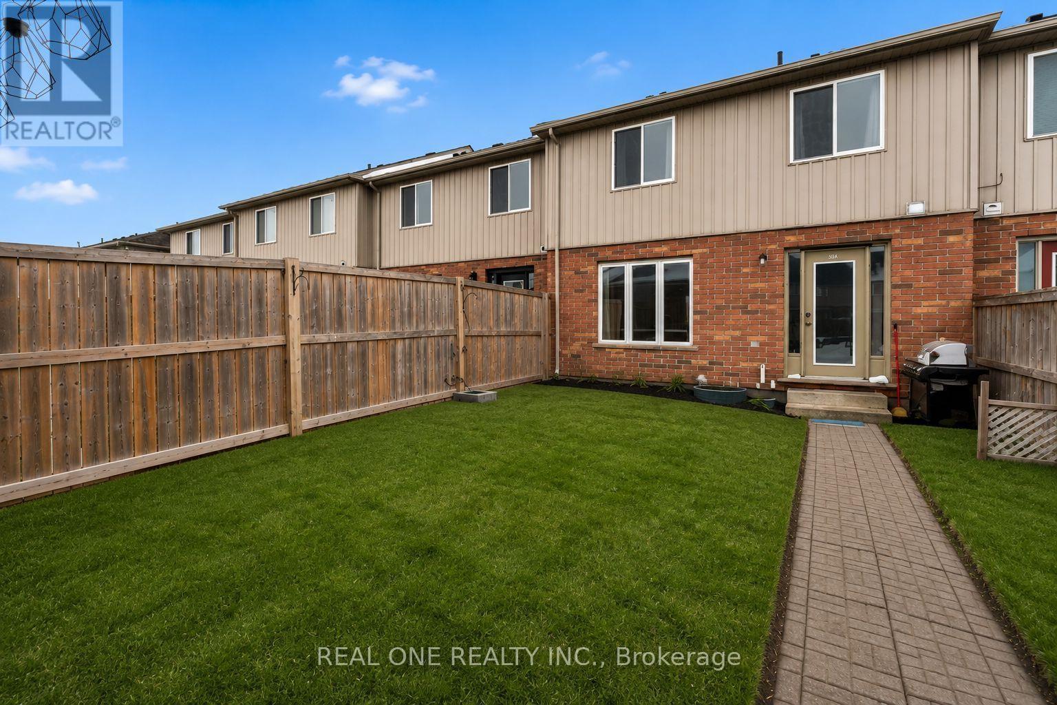 575 VICTORIA ROAD N - 15