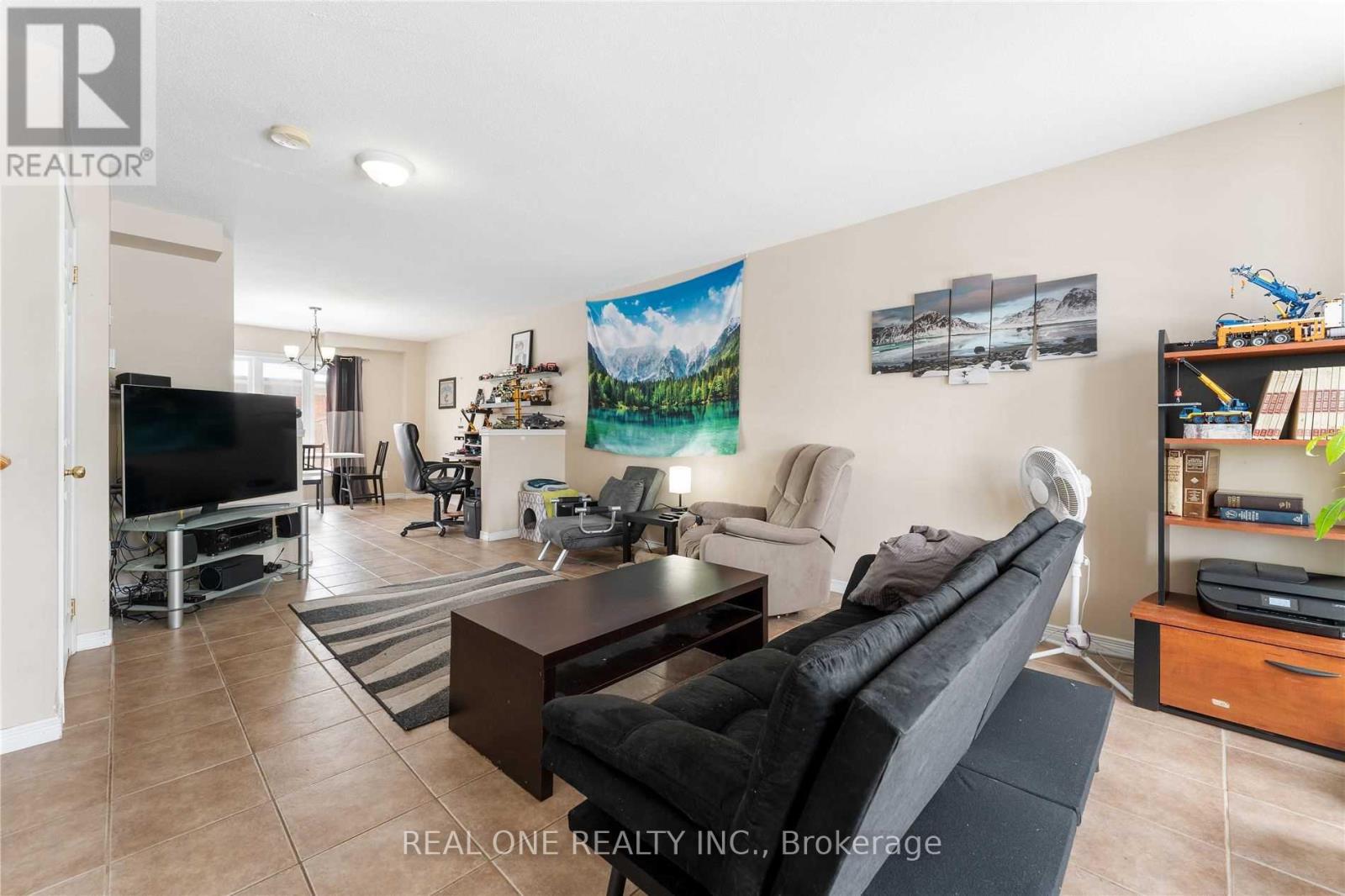 575 VICTORIA ROAD N - 2