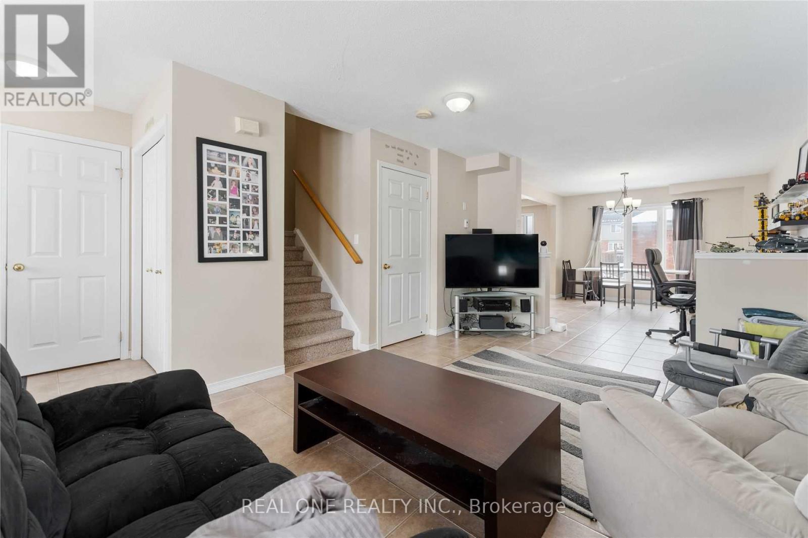 575 VICTORIA ROAD N - Image 4