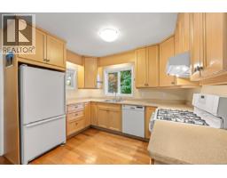 2625 Urquhart Ave, Courtenay, BC V9N6T6 Photo 18