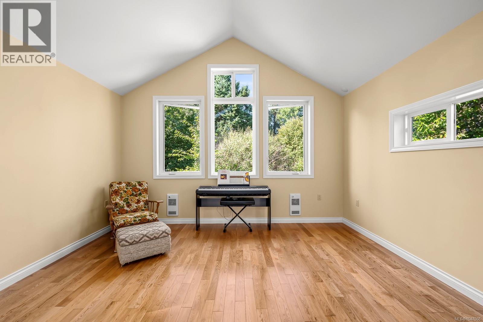 2625 Urquhart Ave - Image 12