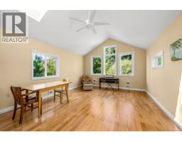 Kitchen - 2625 Urquhart Ave, Courtenay, BC V9N6T6 Photo 11