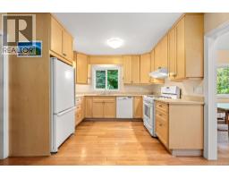 2625 Urquhart Ave, Courtenay, BC V9N6T6 Photo 17