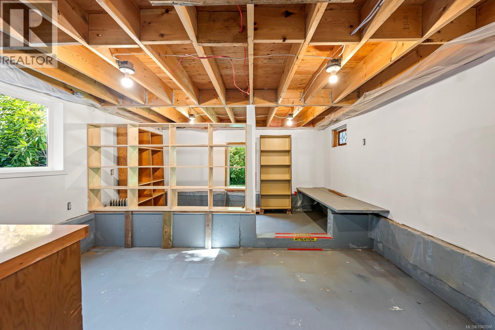 2625 Urquhart Ave - Image 48