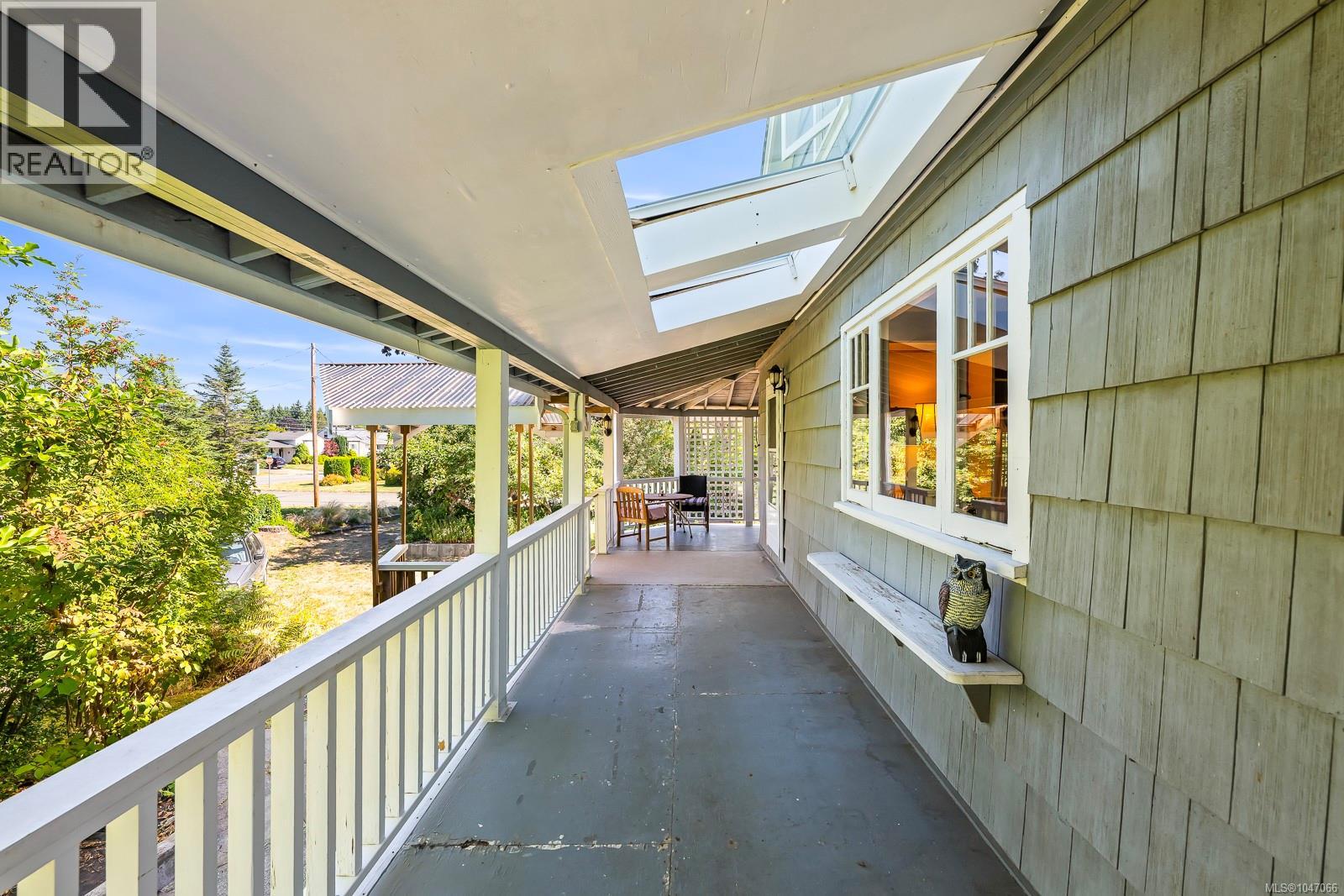 2625 Urquhart Ave - 74
