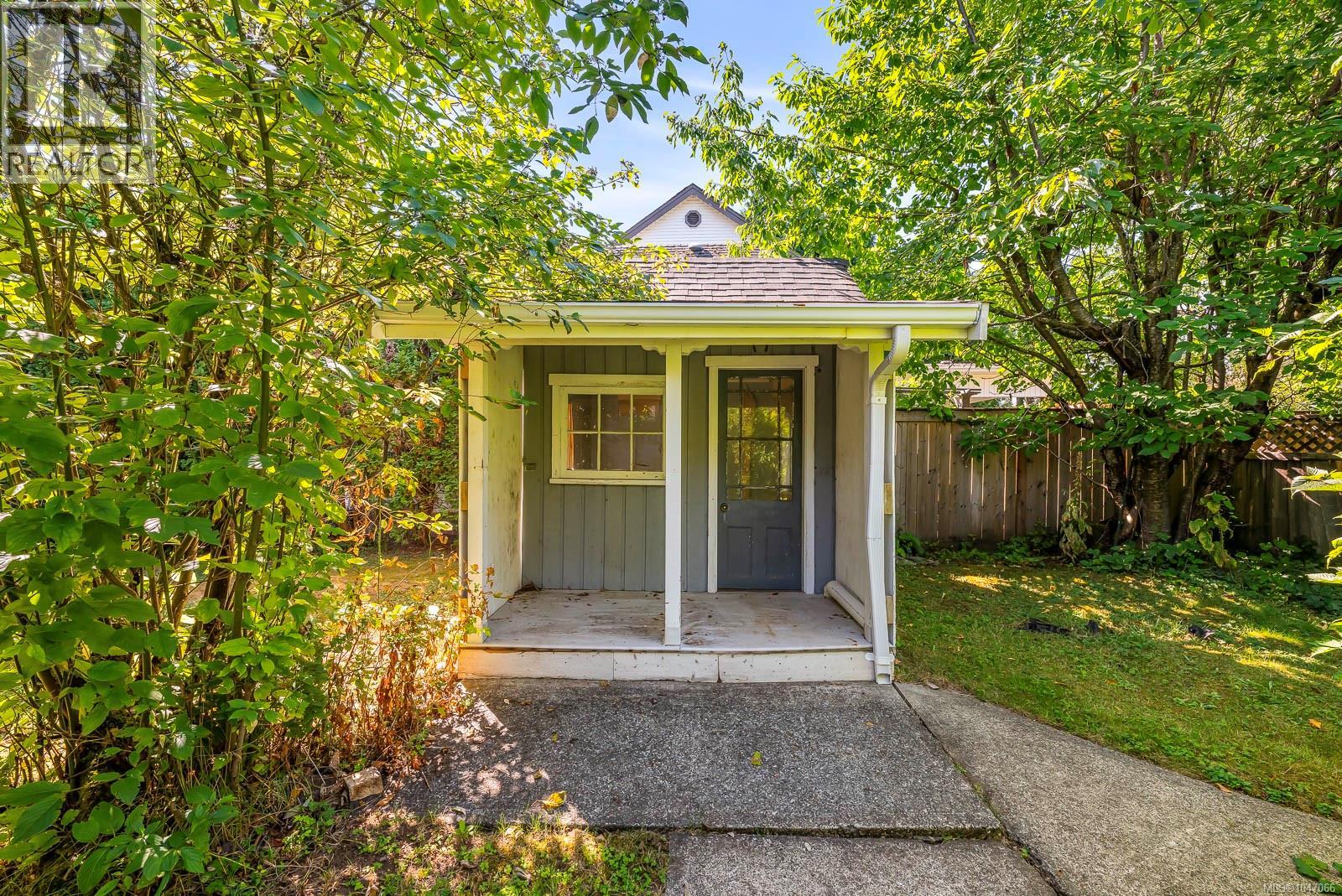 2625 Urquhart Ave - 79