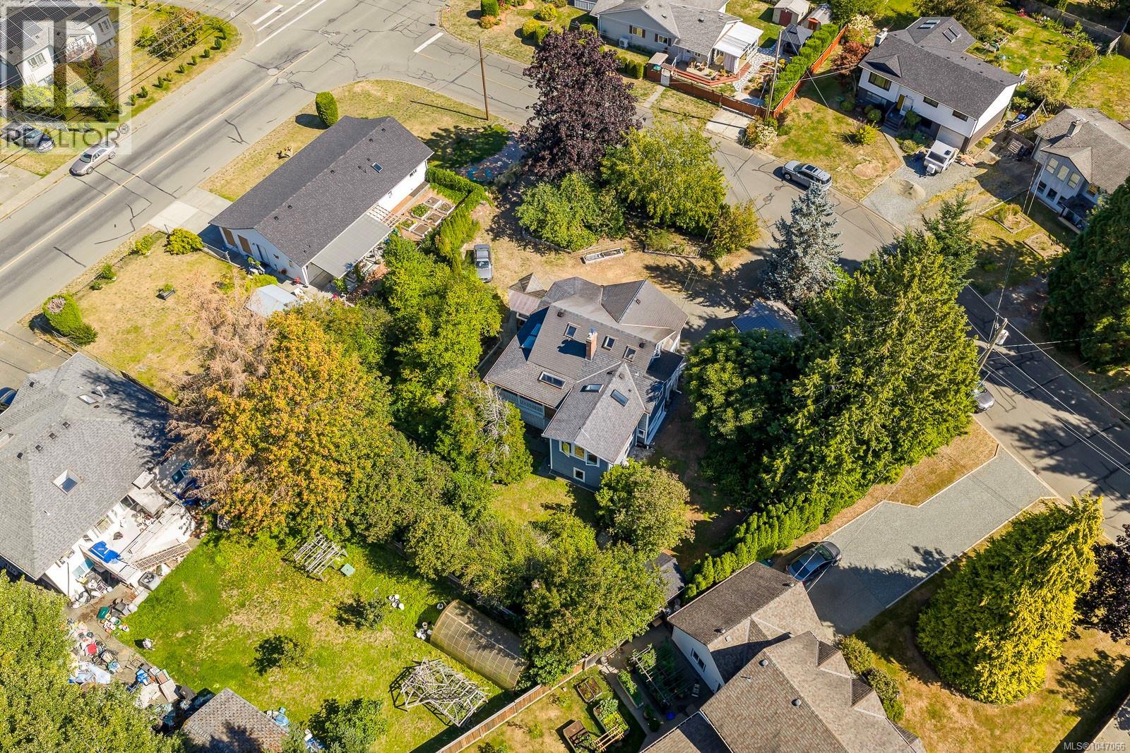 2625 Urquhart Ave - Image 95