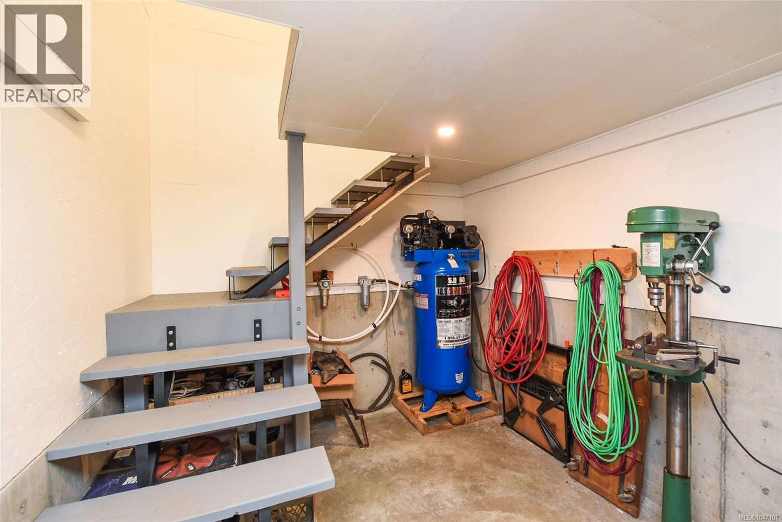 1131 Hecker Rd - 10