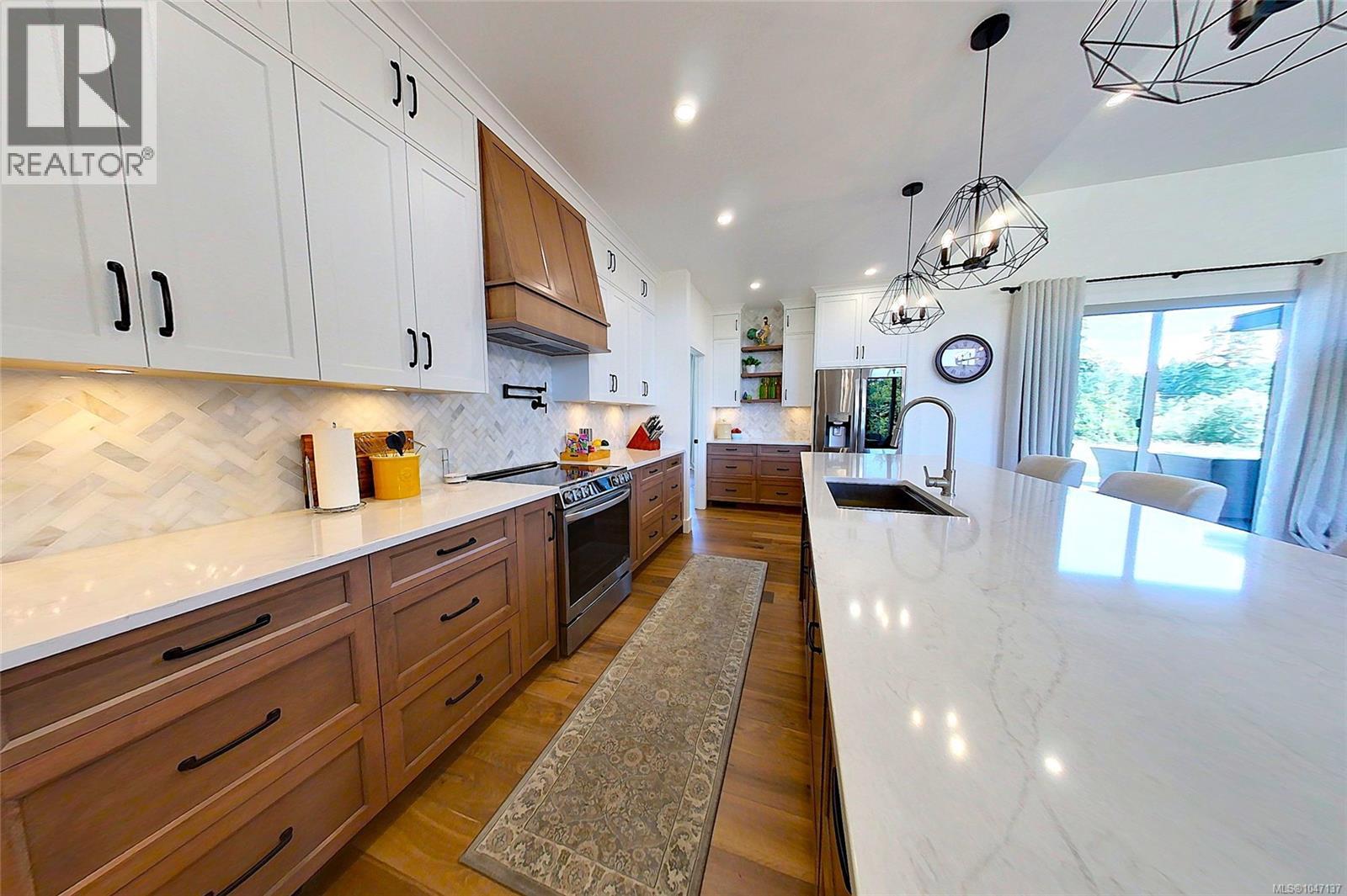 6153 Tebo St - 4