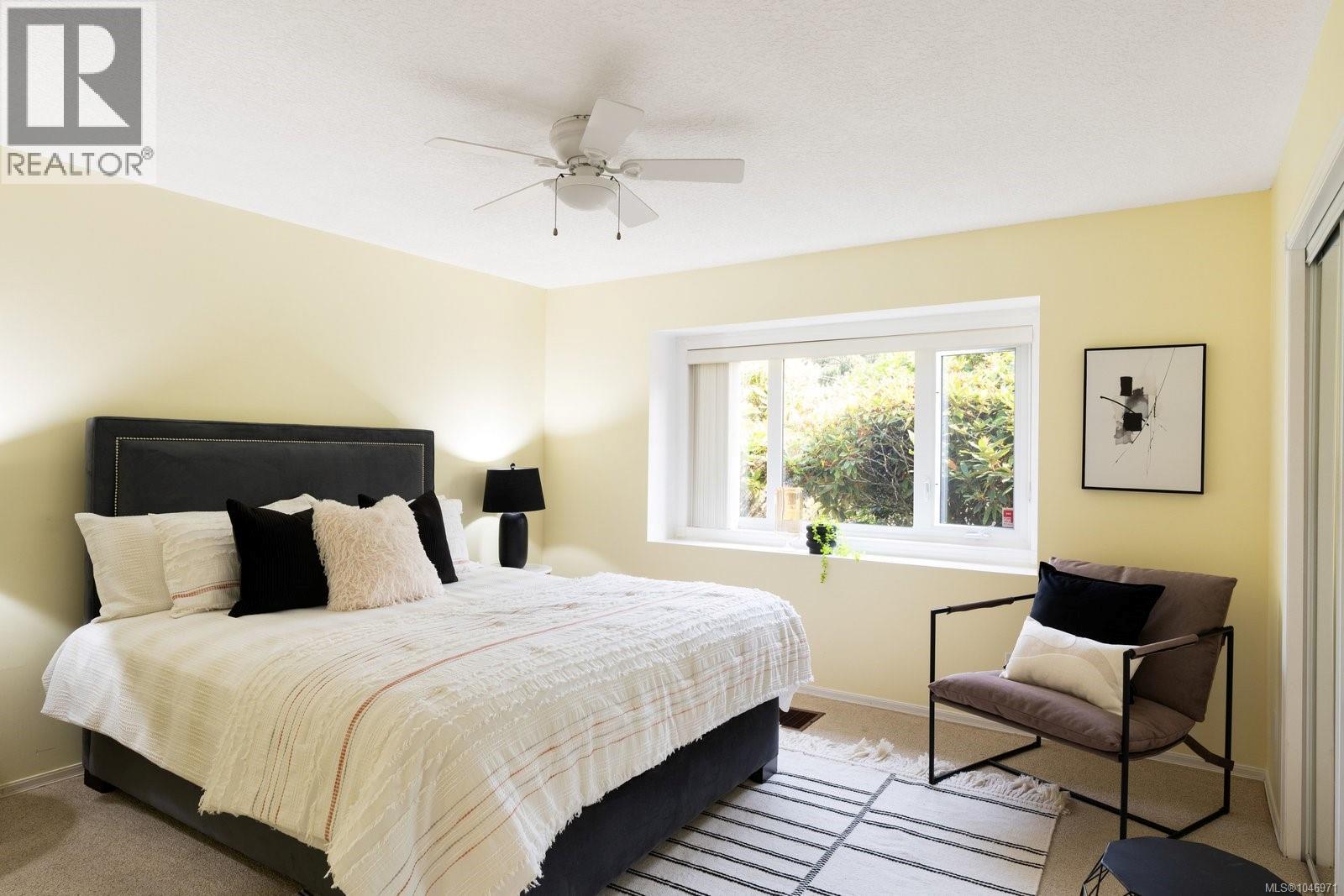 7436 East Saanich Rd - 18