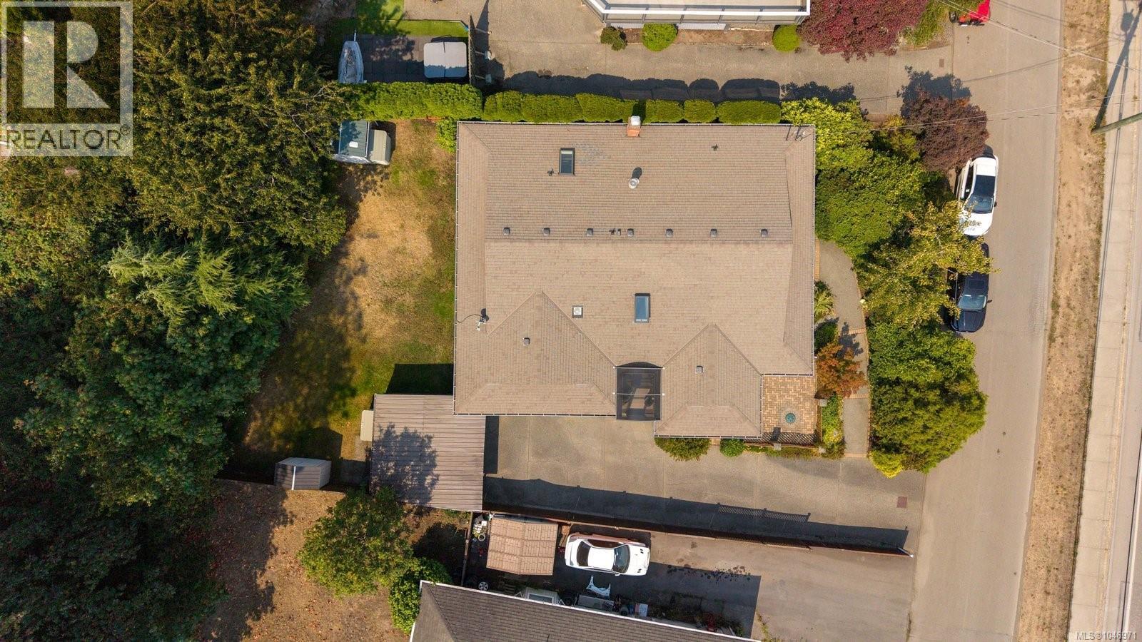 7436 East Saanich Rd - Image 28