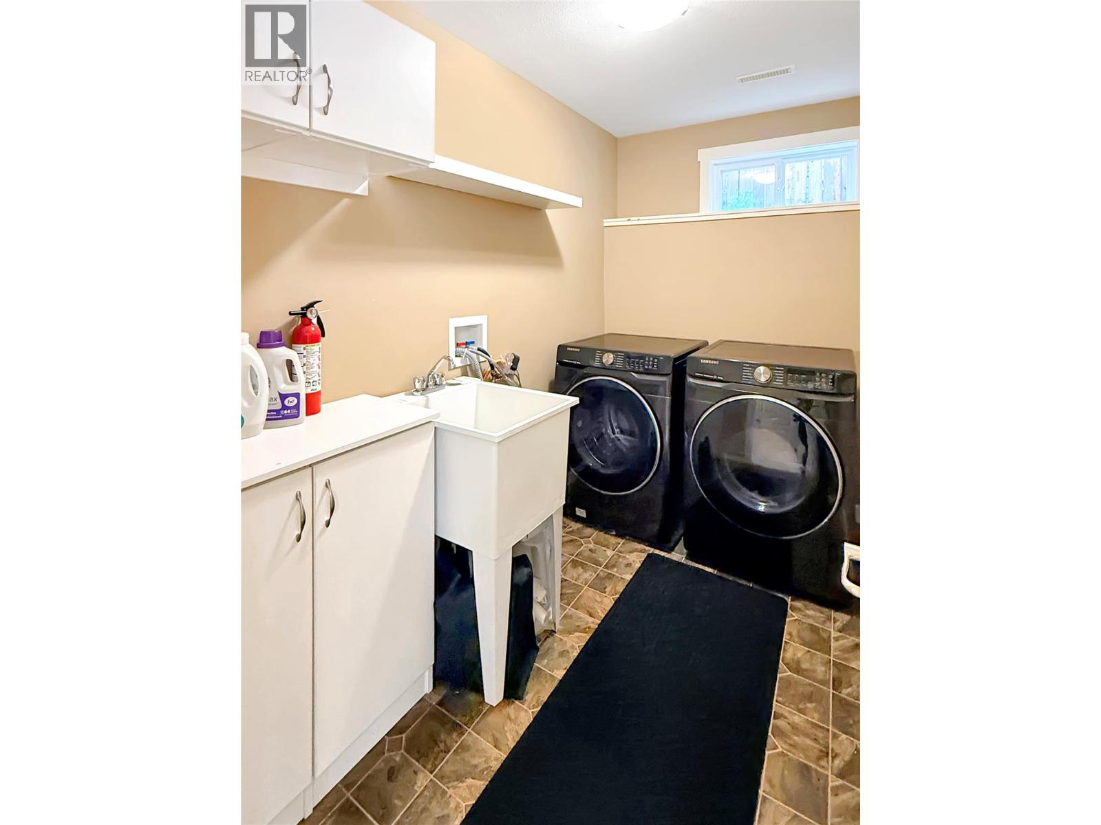 1704 2nd Ave S, Cranbrook