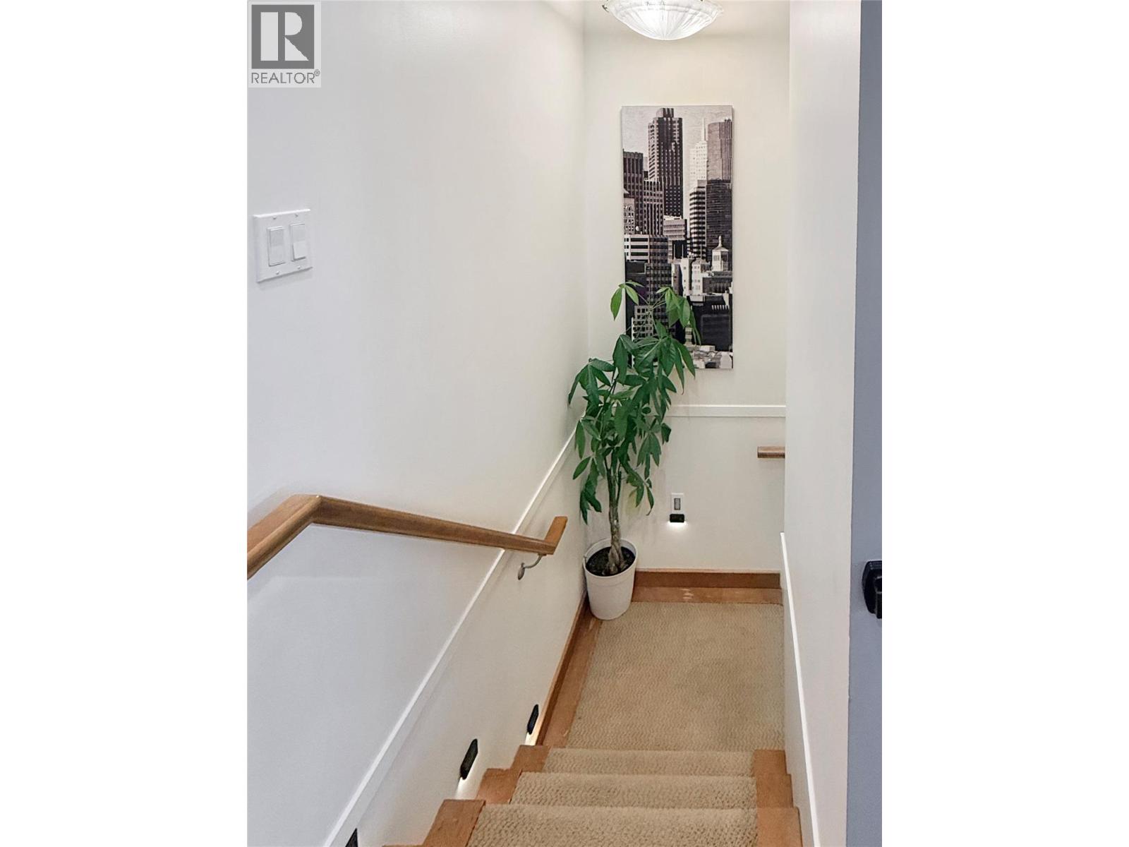 1704 2nd Ave S, Cranbrook