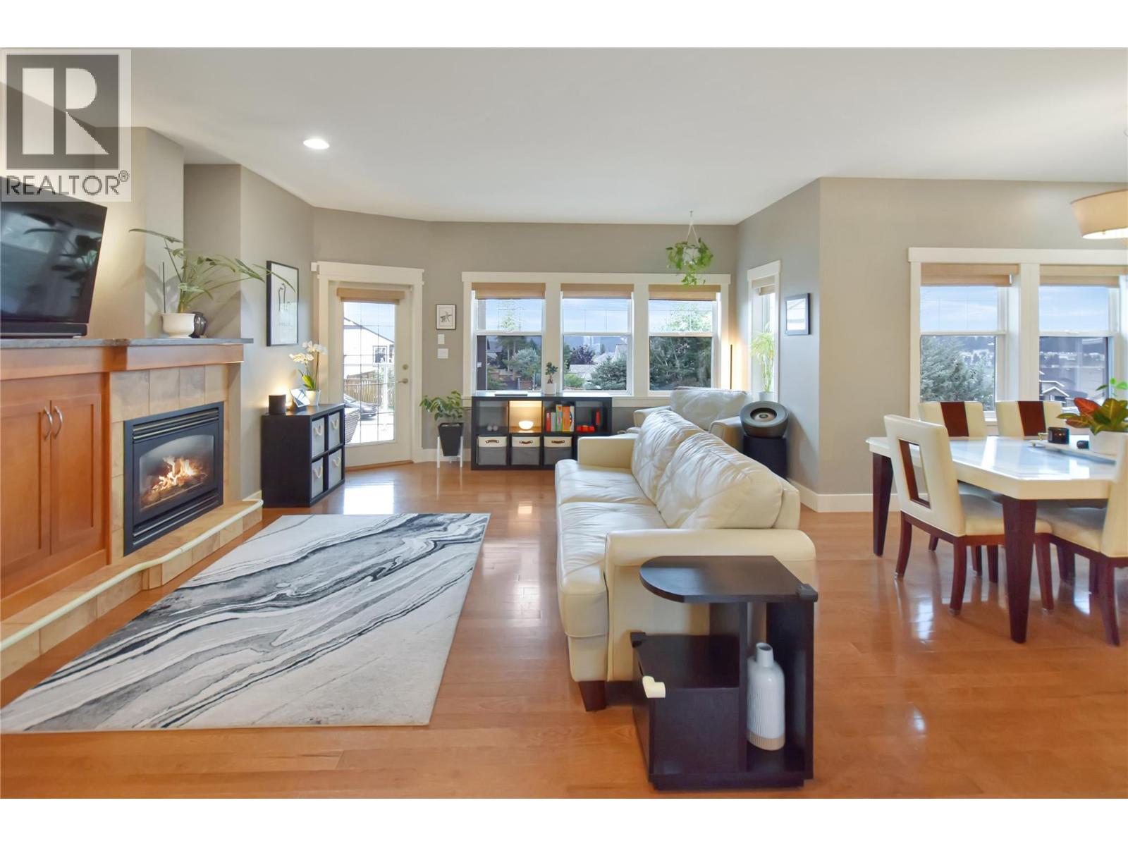 1704 2nd Ave S, Cranbrook