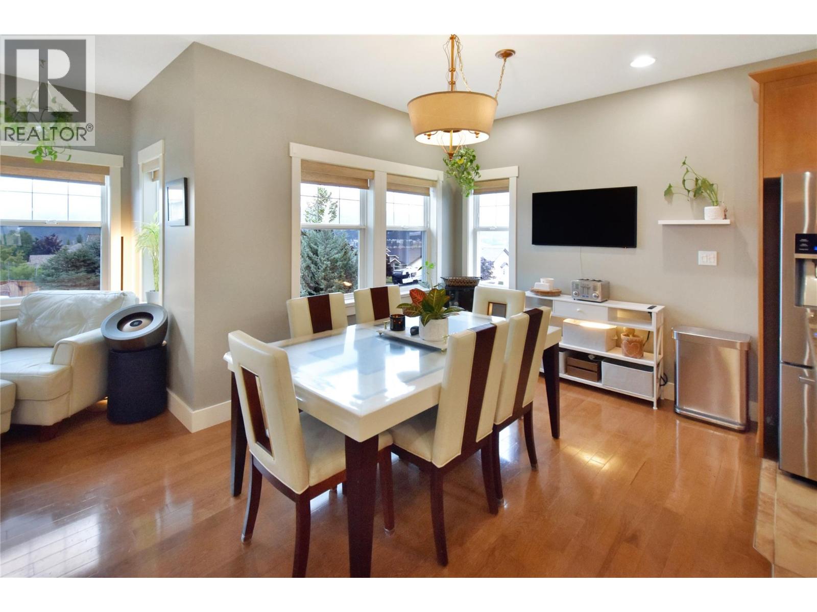 1704 2nd Ave S, Cranbrook
