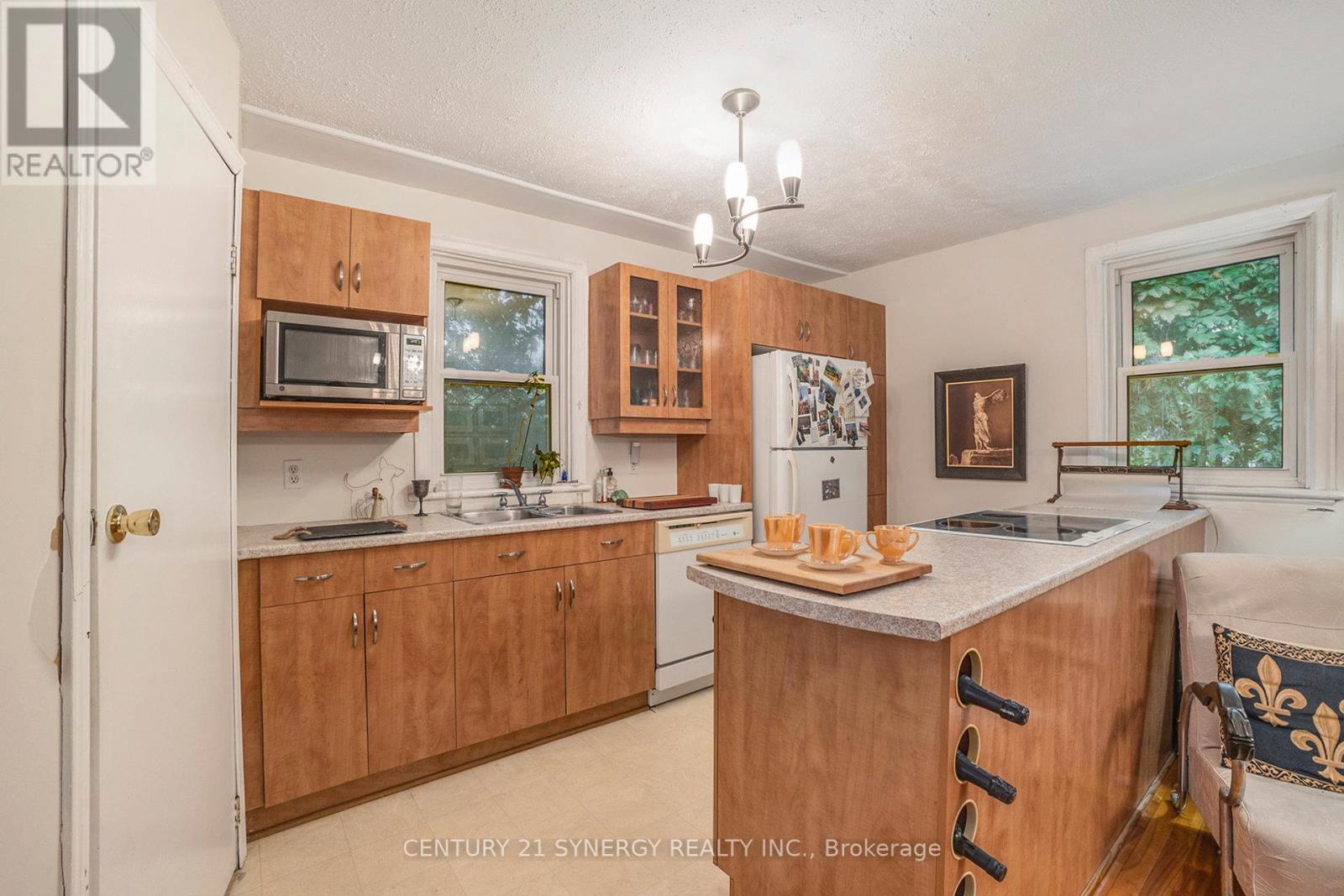 327 RICHELIEU AVENUE - 28