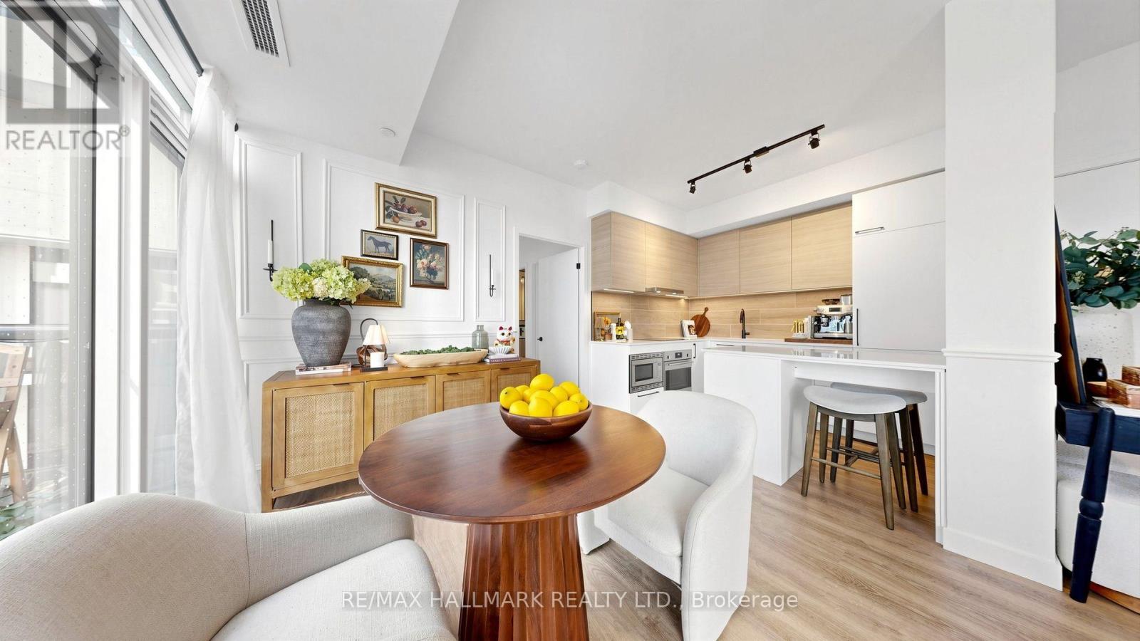 #823 1050 EASTERN AVENUE - 10