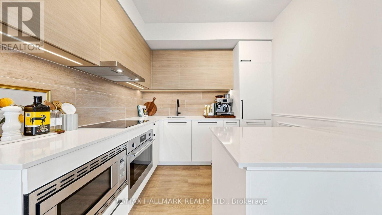 #823 1050 EASTERN AVENUE - 14