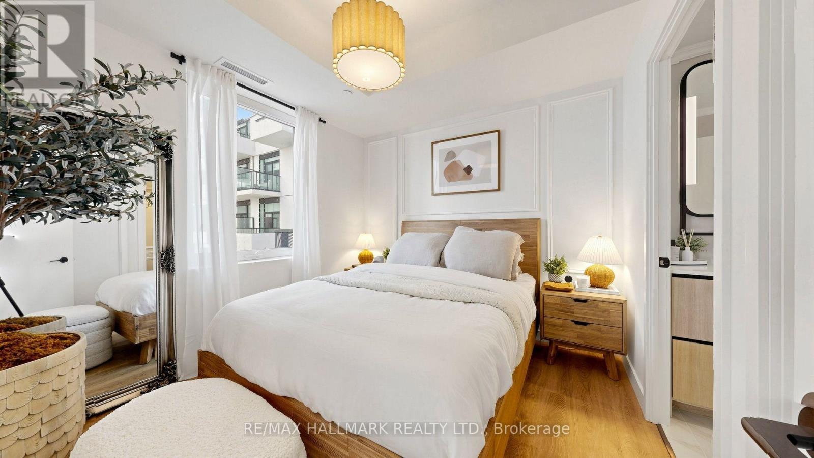 #823 1050 EASTERN AVENUE - 22