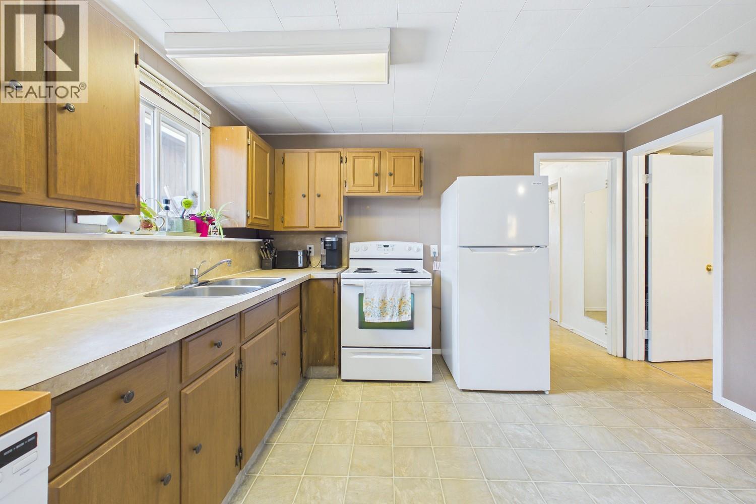 747 Hollywood Road S, Kelowna
