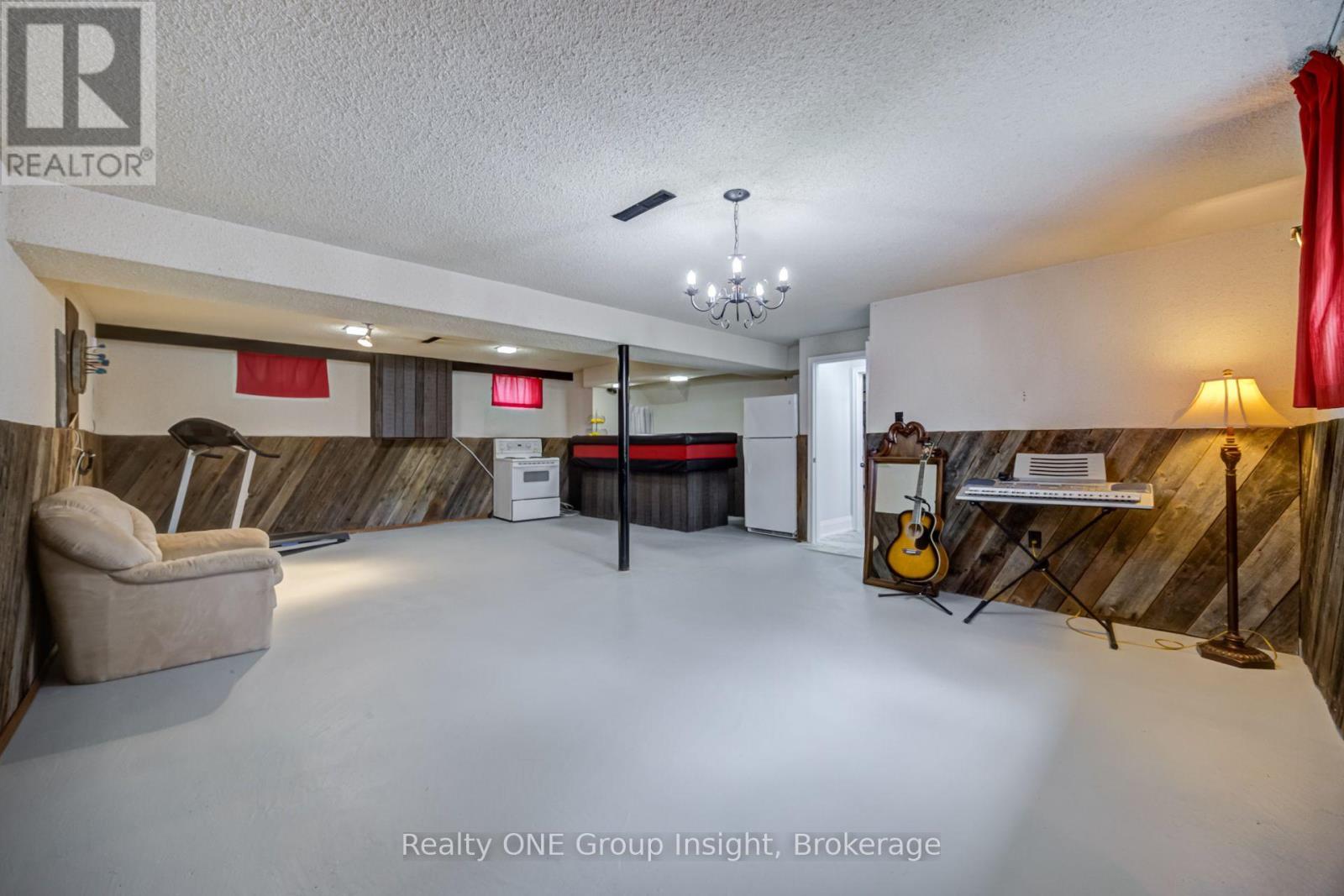 150 AVONDALE BOULEVARD - Image 28