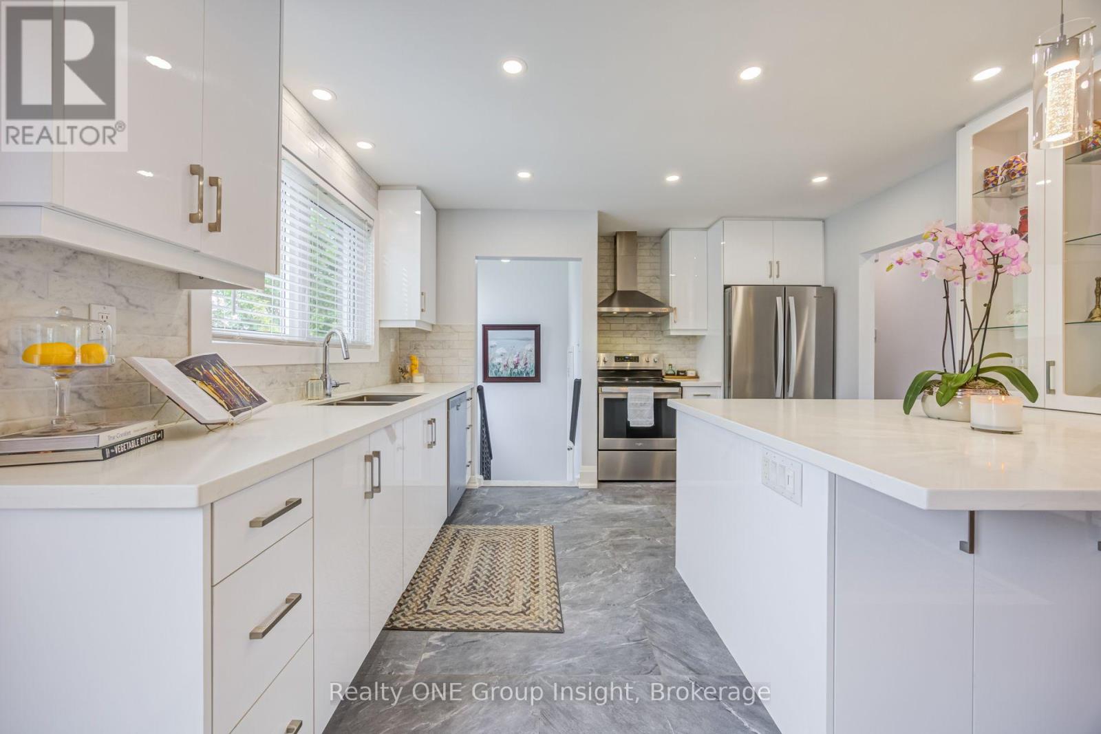 150 AVONDALE BOULEVARD - Image 31