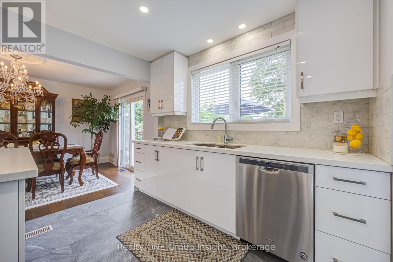 150 AVONDALE BOULEVARD - Image 32