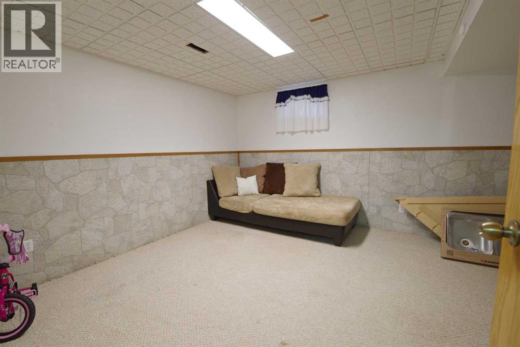 102 1 Avenue - Image 24