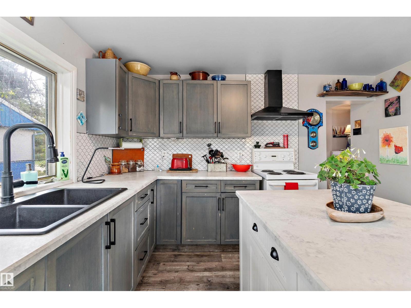 5404 45 AV - Image 6