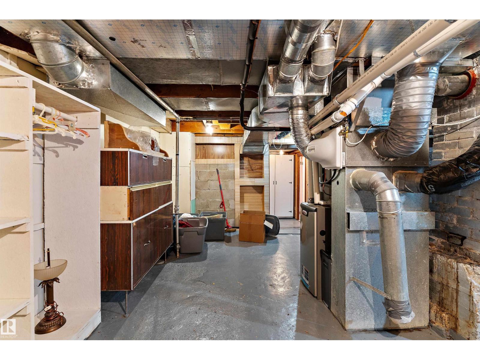 5404 45 AV - Image 31