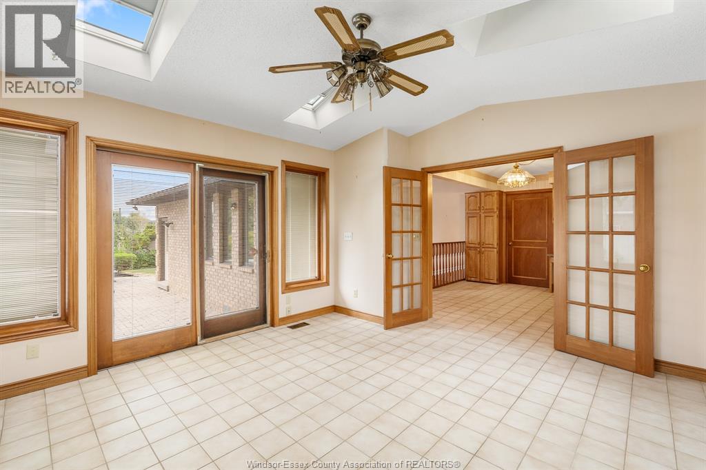 267 ELMGROVE DRIVE - 13