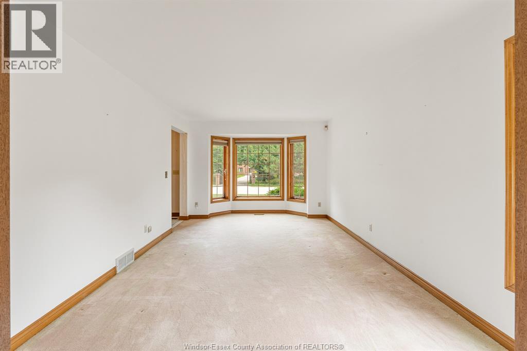 267 ELMGROVE DRIVE - 18