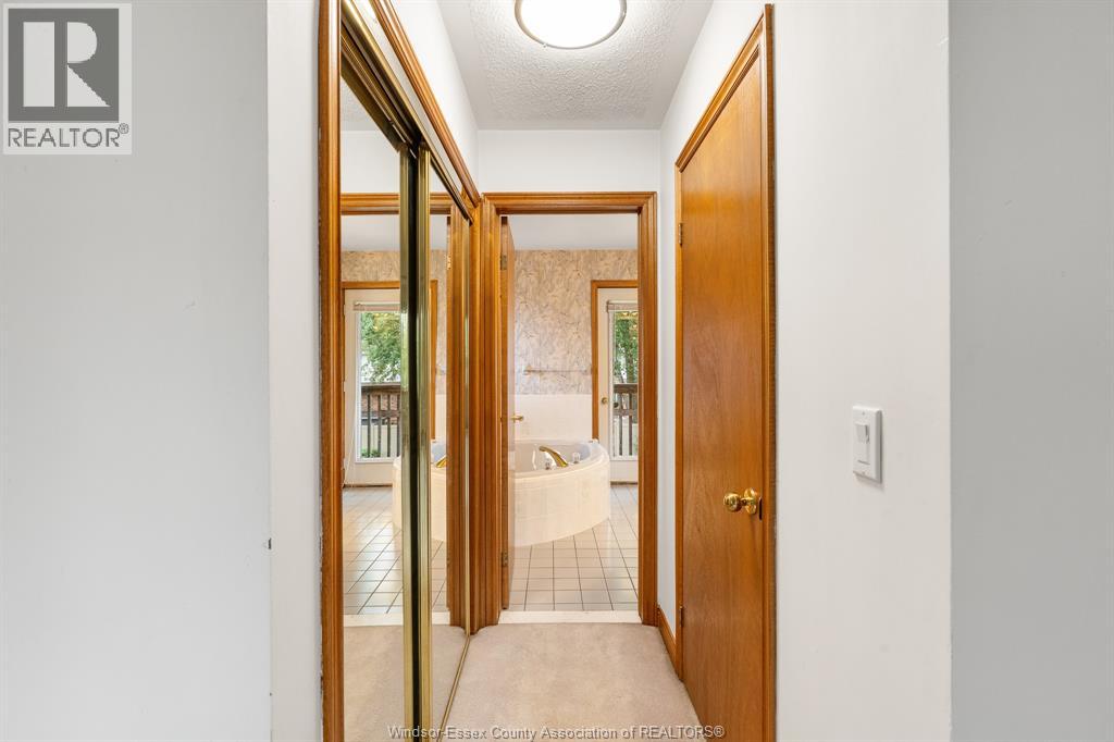 267 ELMGROVE DRIVE - 29