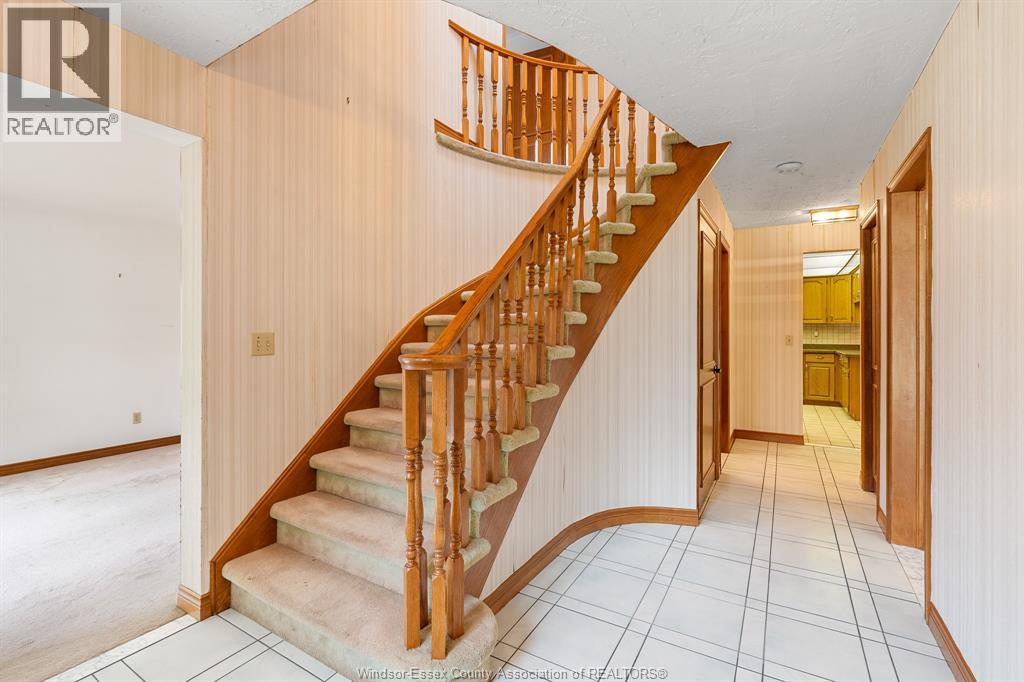 267 ELMGROVE DRIVE - 9