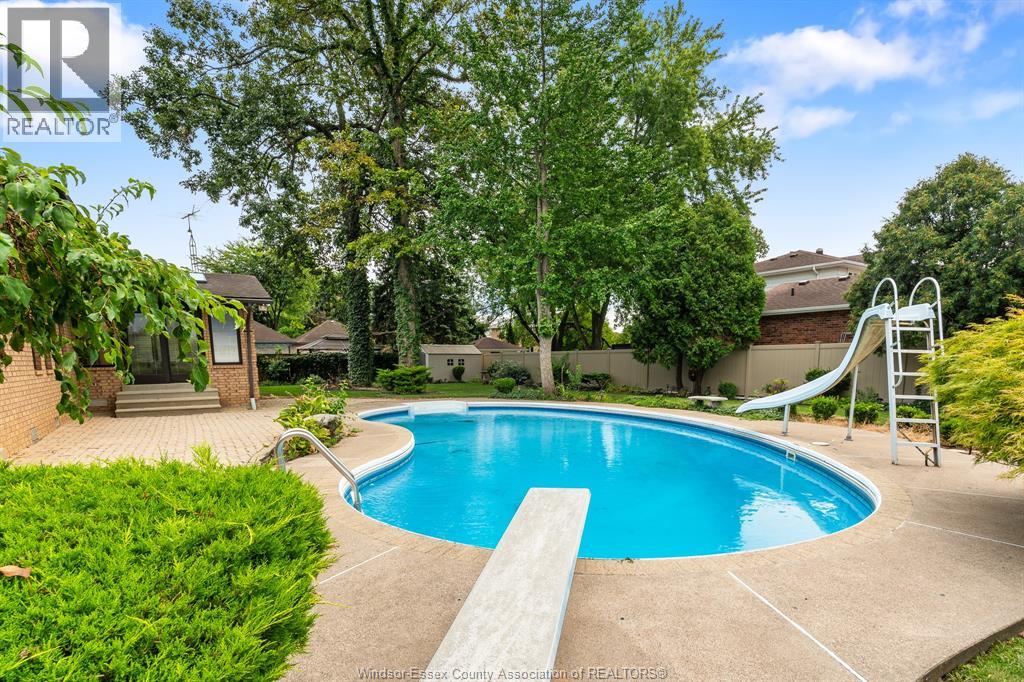 267 ELMGROVE DRIVE - 47