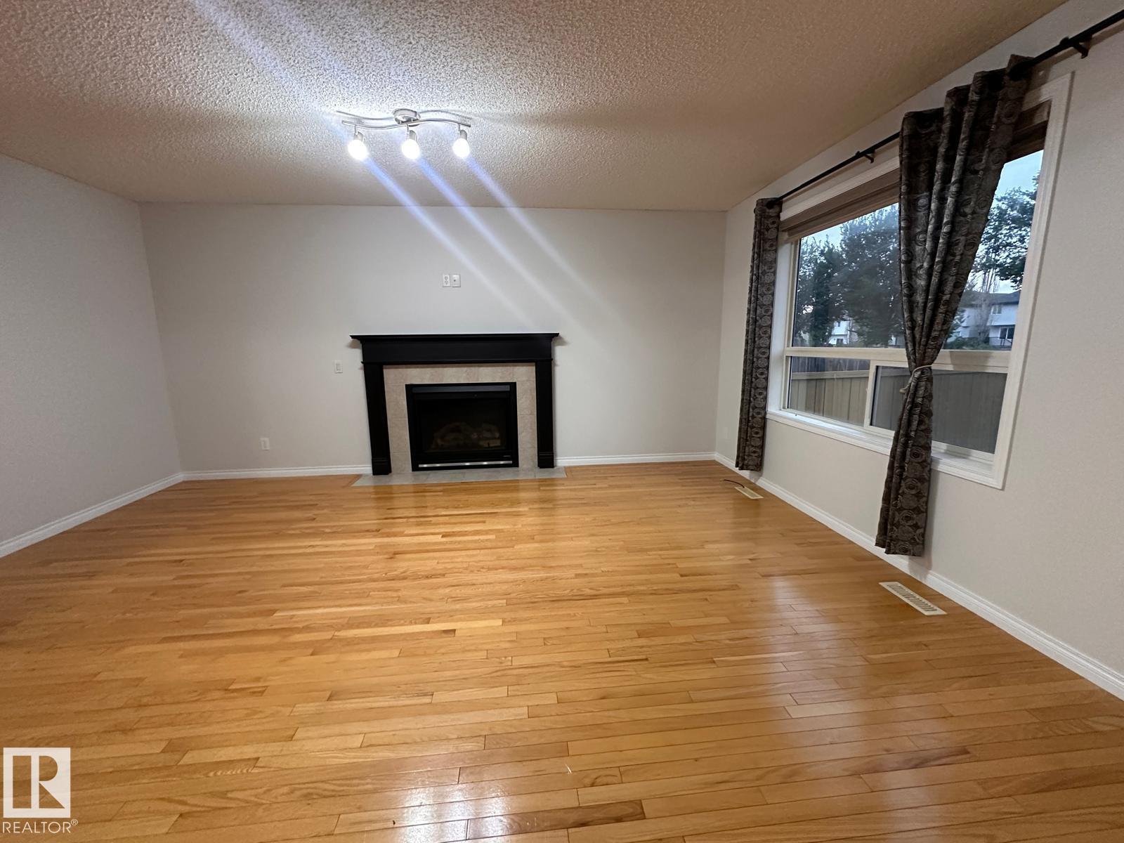 1569 37A Av NW photo 3 — MLS® E4504243