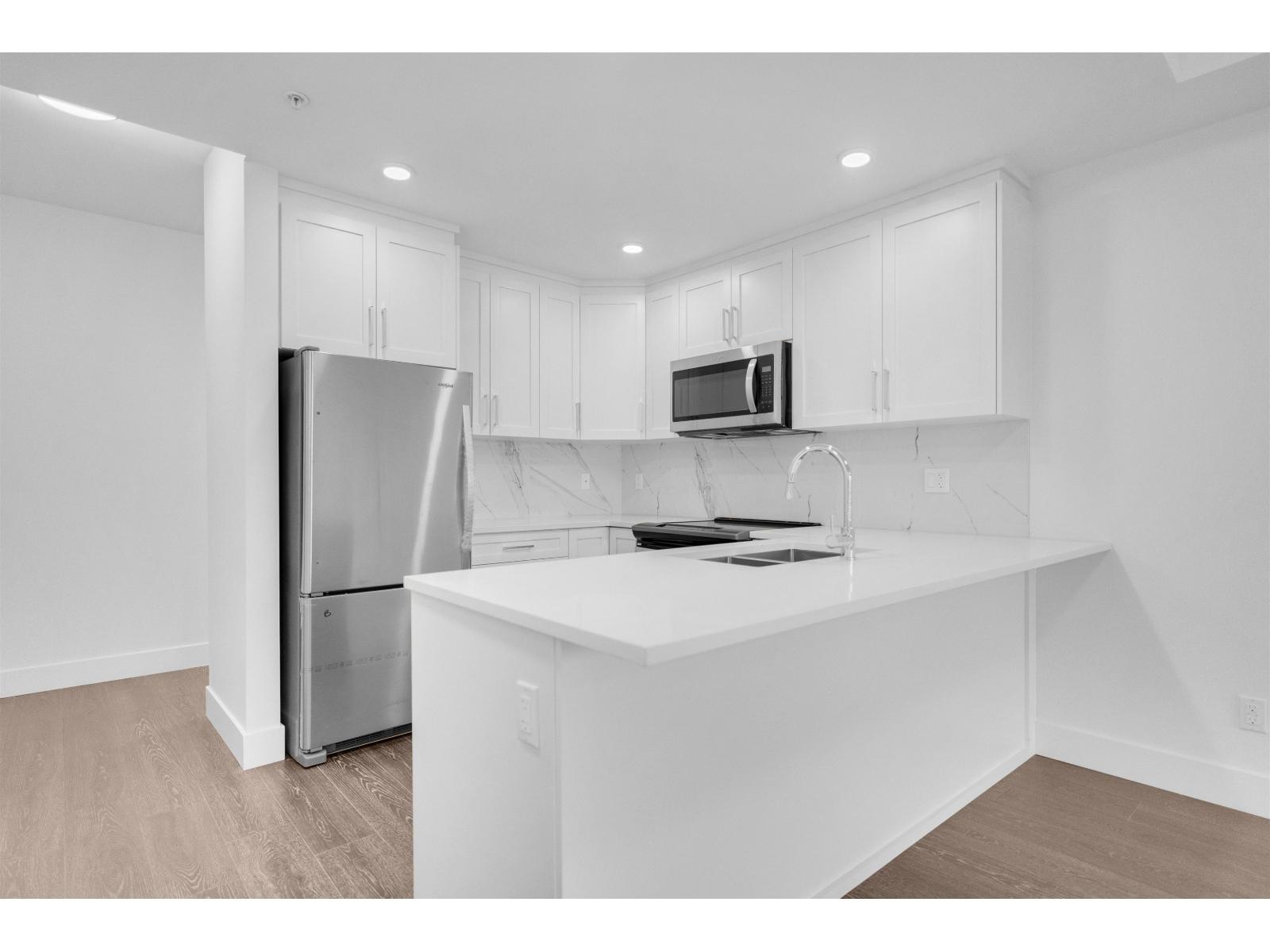 3 Bed, 3 Bath Apartment for Sale in Surrey – 207 9983 E BARNSTON DRIVE, Surrey – MLS# R3156318 - Image 5