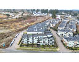 207 9983 E Barnston Drive, Surrey, BC V4N6T3 Photo 32