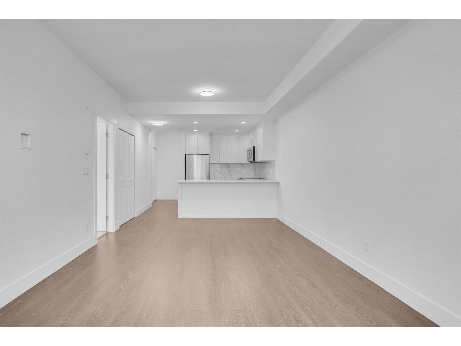 3 Bed, 3 Bath Apartment for Sale in Surrey – 207 9983 E BARNSTON DRIVE, Surrey – MLS# R3156318 - Image 2