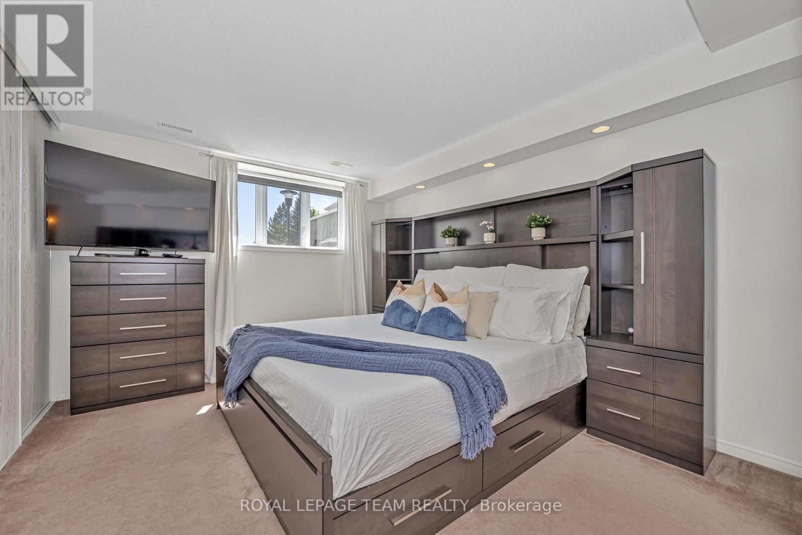 2 Bed, 2 Bath House for Sale in Ottawa – 85 CRESTHAVEN DRIVE, Ottawa – MLS# X13685192 - Image 15