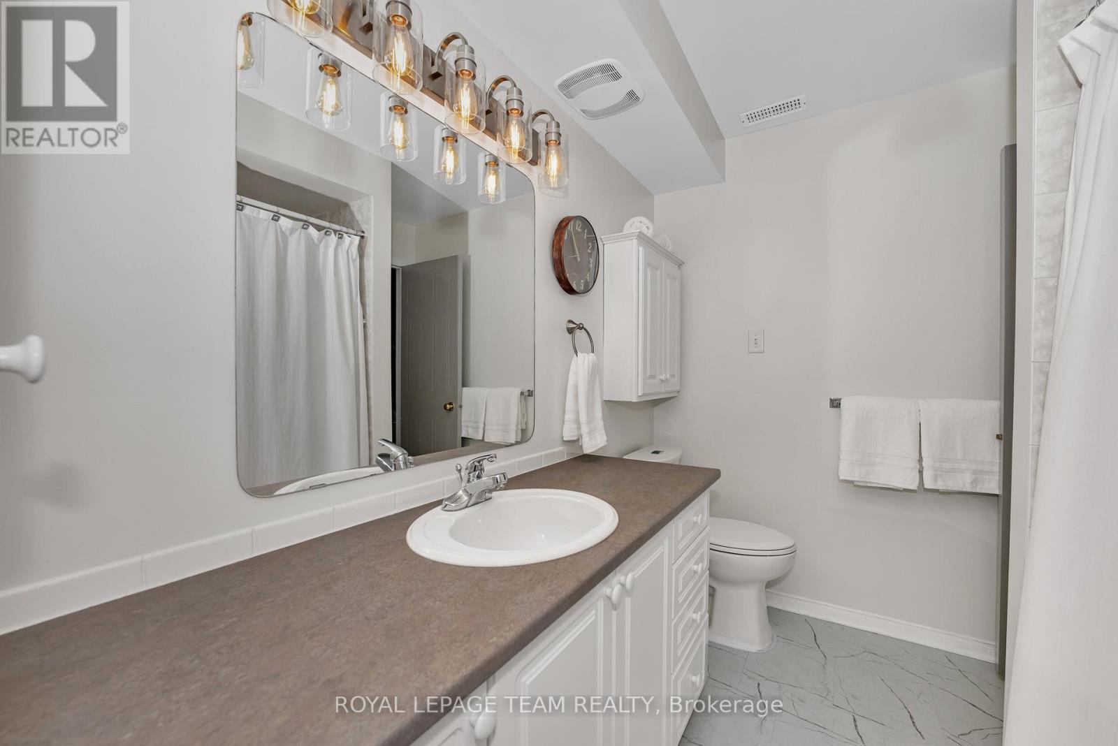 85 CRESTHAVEN DRIVE - 16