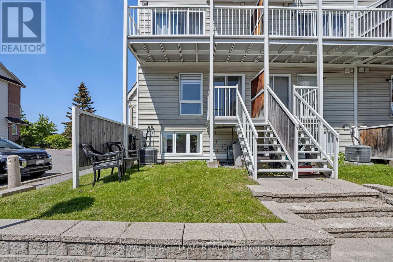 2 Bed, 2 Bath House for Sale in Ottawa – 85 CRESTHAVEN DRIVE, Ottawa – MLS# X13685192 - Image 20