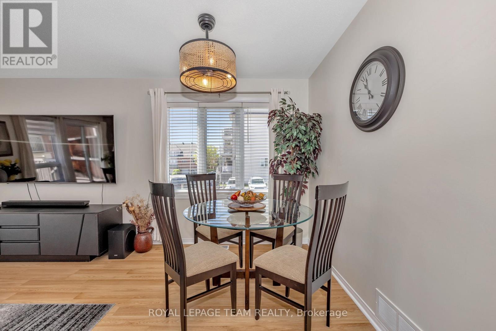 85 CRESTHAVEN DRIVE - 5