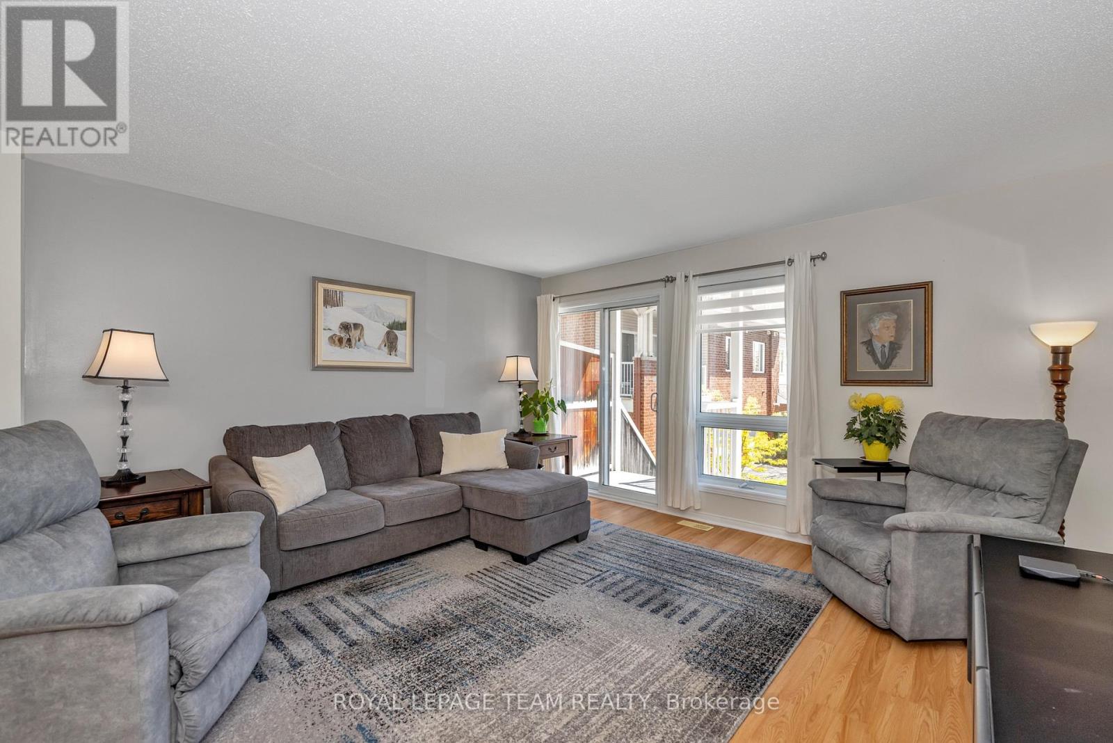 2 Bed, 2 Bath House for Sale in Ottawa – 85 CRESTHAVEN DRIVE, Ottawa – MLS# X13685192 - Image 7
