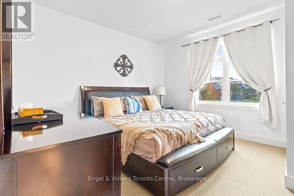 #208 115 FAIRWAY COURT - Image 34