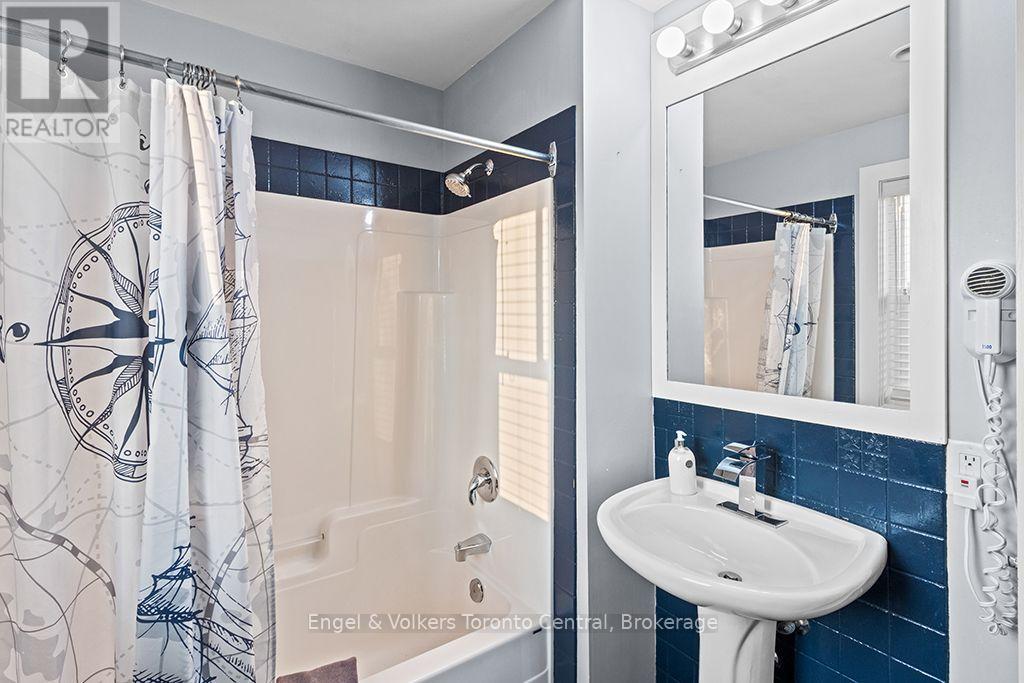 #208 115 FAIRWAY COURT - Image 36