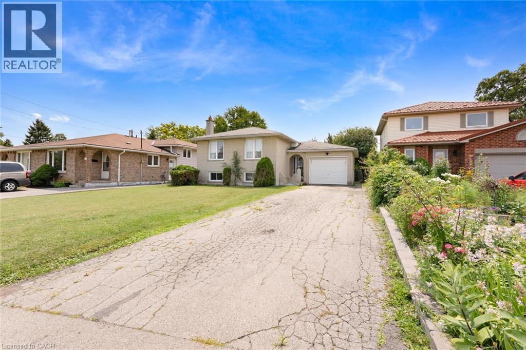 591 MOHAWK Road W